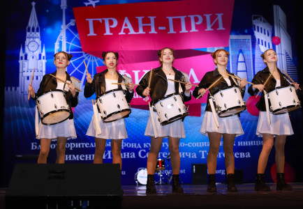 Барабанщицы и мажоретки из Оленегорска стали лауреатами конкурса «Turgenev fest»