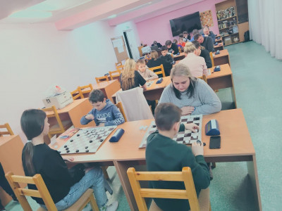 В Апатитах состоялся семейный турнир по шашкам «Золотая шашка 2024»