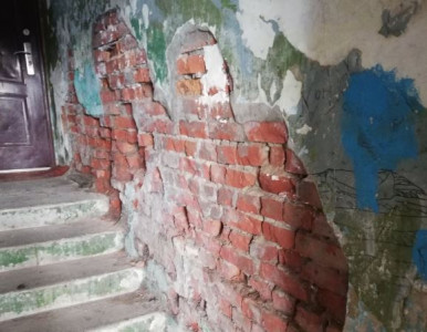 «Трущобы Мурманска»: жители жалуются на условия проживания в столице Заполярья