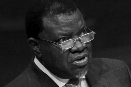 «Ужасно страдал от боли»: скончался президент Намибии Хаге Гейнгоб — лучшие врачи не смогли ничего сделать со страшной болезнью лидера страны