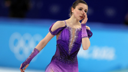 Дедушка Камилы Валиевой перестал готовить для нее после Олимпиады-2022 в Пекине — новая деталь в деле о допинге