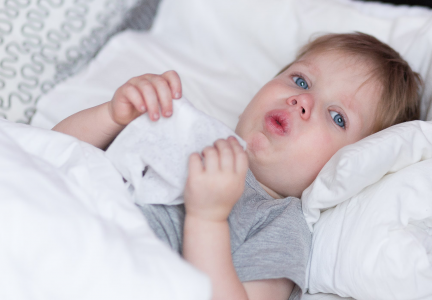 «Снова русские виноваты?»: В Финляндии дети и младенцы массово разболелись из-за РС-вируса — появляется кашель и еще 3 симптома