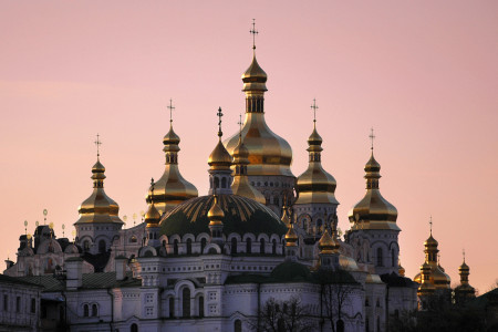 Власти Украины намерены изъять мощи святых из Киево-Печерской лавры