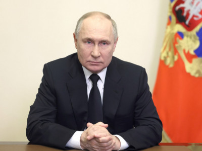 «Растянут по суткам»: Песков откровенно рассказал о трудоголизме Путина — всегда на работе