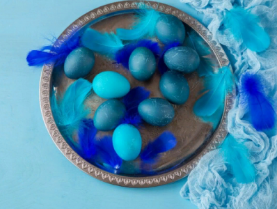 «Космические» яйца на Пасху: Крашу главный продукт теперь только так — получается божественно красиво