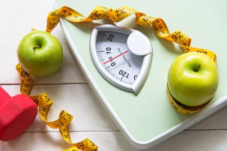 Без спорта и жестких диет: простые правила, которые помогут за месяц похудеть к лету — все легко и доступно