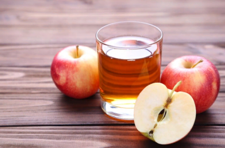 «Голыми руками»: Яблочный фреш можно сделать и без соковыжималки — дельный совет