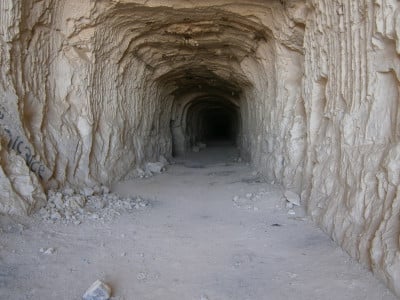 Загадка подземелий: что известно о секретных тоннелях, которые связывают целые континенты