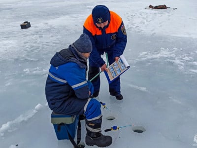 Смерть в ледяной воде наступает через 5−8 минут: мурманчан предупредили об опасности выхода на лед