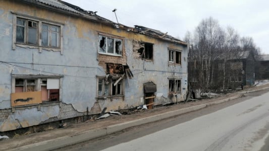 Аварийный дом на Радищева в Мурманске расселят до конца 2025 года