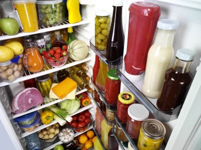 Врачи назвали продукты, которые «изнашивают» сосуды: есть у каждого в холодильнике