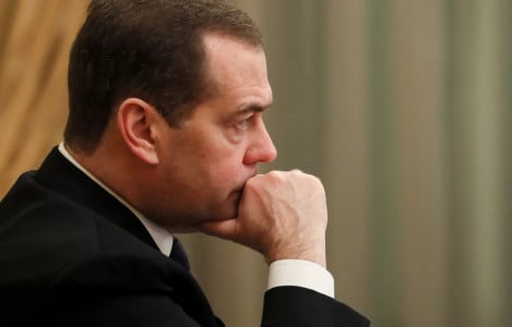 Хор безответственных негодяев: Медведев назвал «инфантильными дебилами» западных политиков, решивших отправить войска на Украину