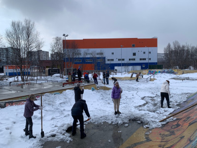 Площадку завалило снегом: из-за непогоды чемпионат Мурманской области по скейтбордингу перенесен