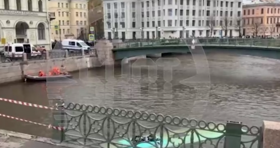 В Петербурге завершилась спасательная операция: в автобусе, упавшем в Мойку, никого не осталось
