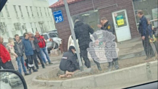 Неадекватный голый мужчина разгромил аптеку в Мурманске