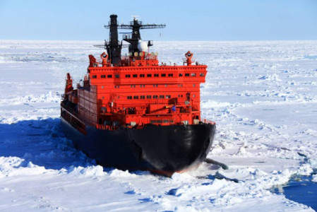 Мантуров: через шесть лет флот Северного морского пути получит мощнейший в мире атомный ледокол «Россия»