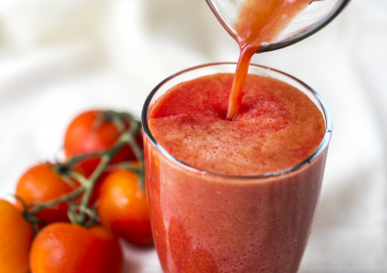 Врачи раскрыли невероятную пользу томатного сока — кому его пить обязательно, причем каждый день