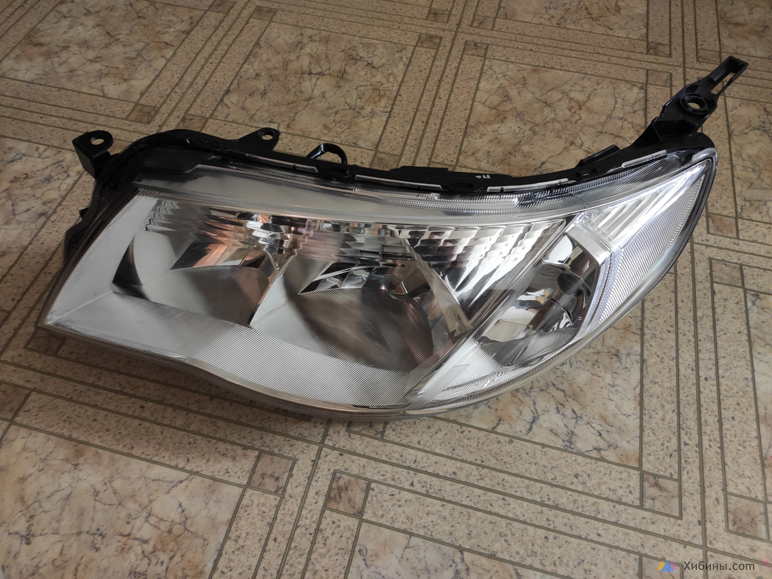 Продам левую фару Subaru forester 3