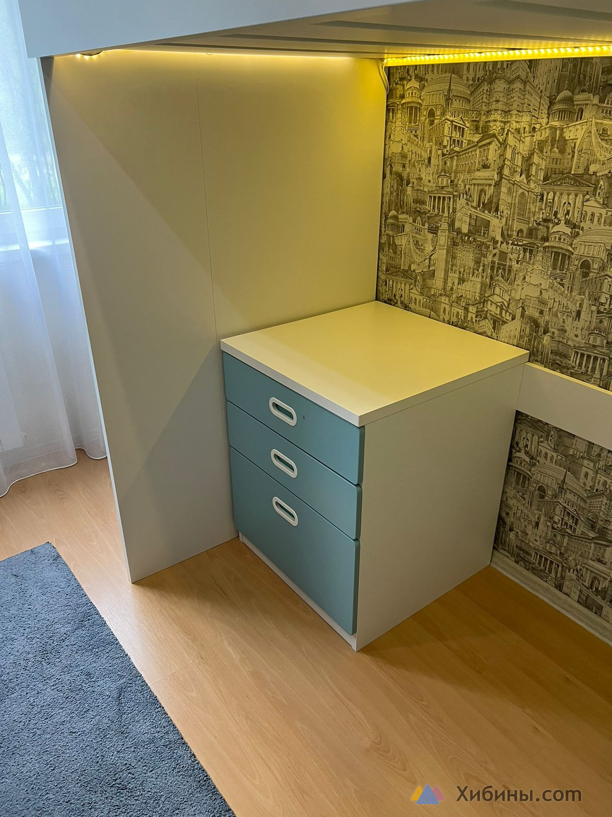 Продам кровать чердак IKEA, учебный стол отдаем вместе с мебелью