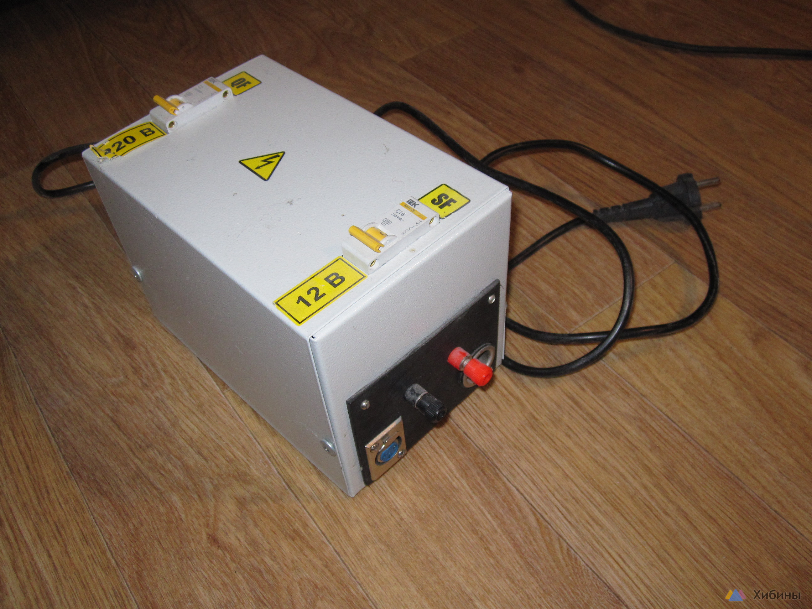 Трансформатор 220 v - 12 v