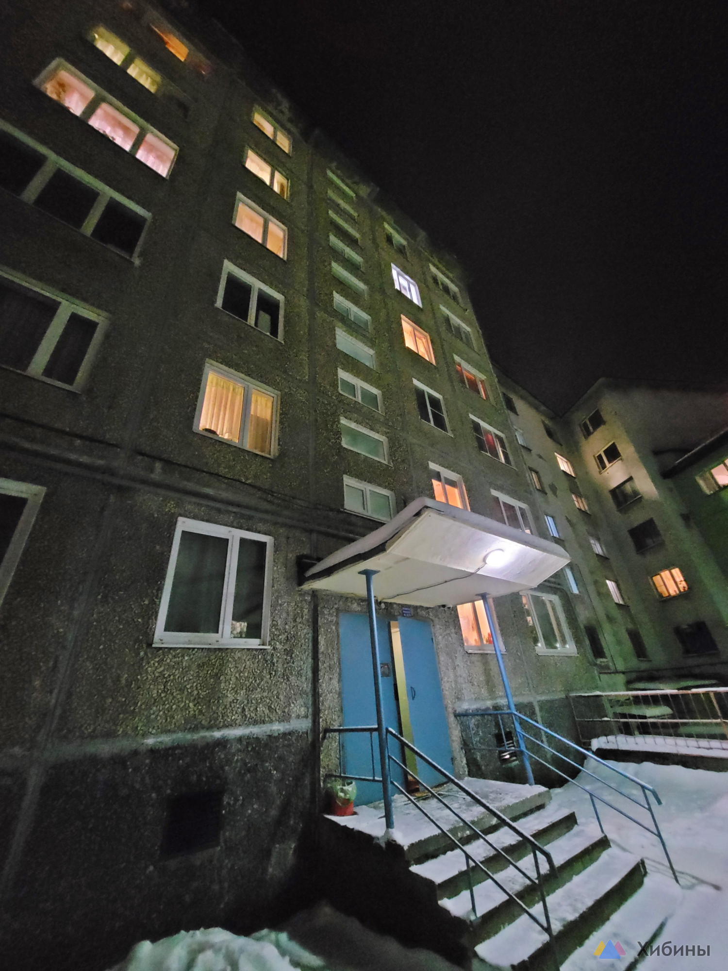 Продам 2-комнатную квартиру в центре