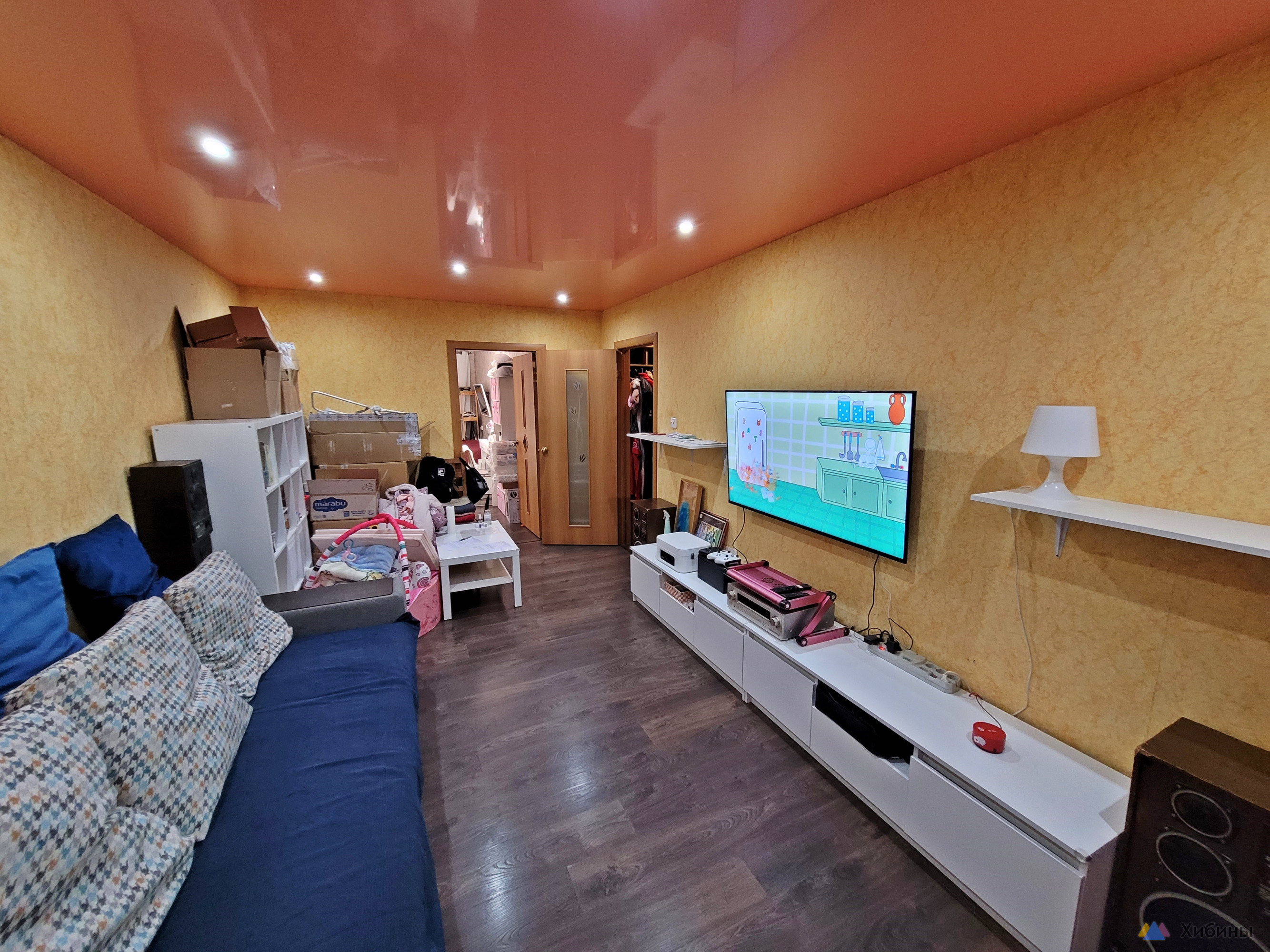 Продам 2-комнатную квартиру в центре