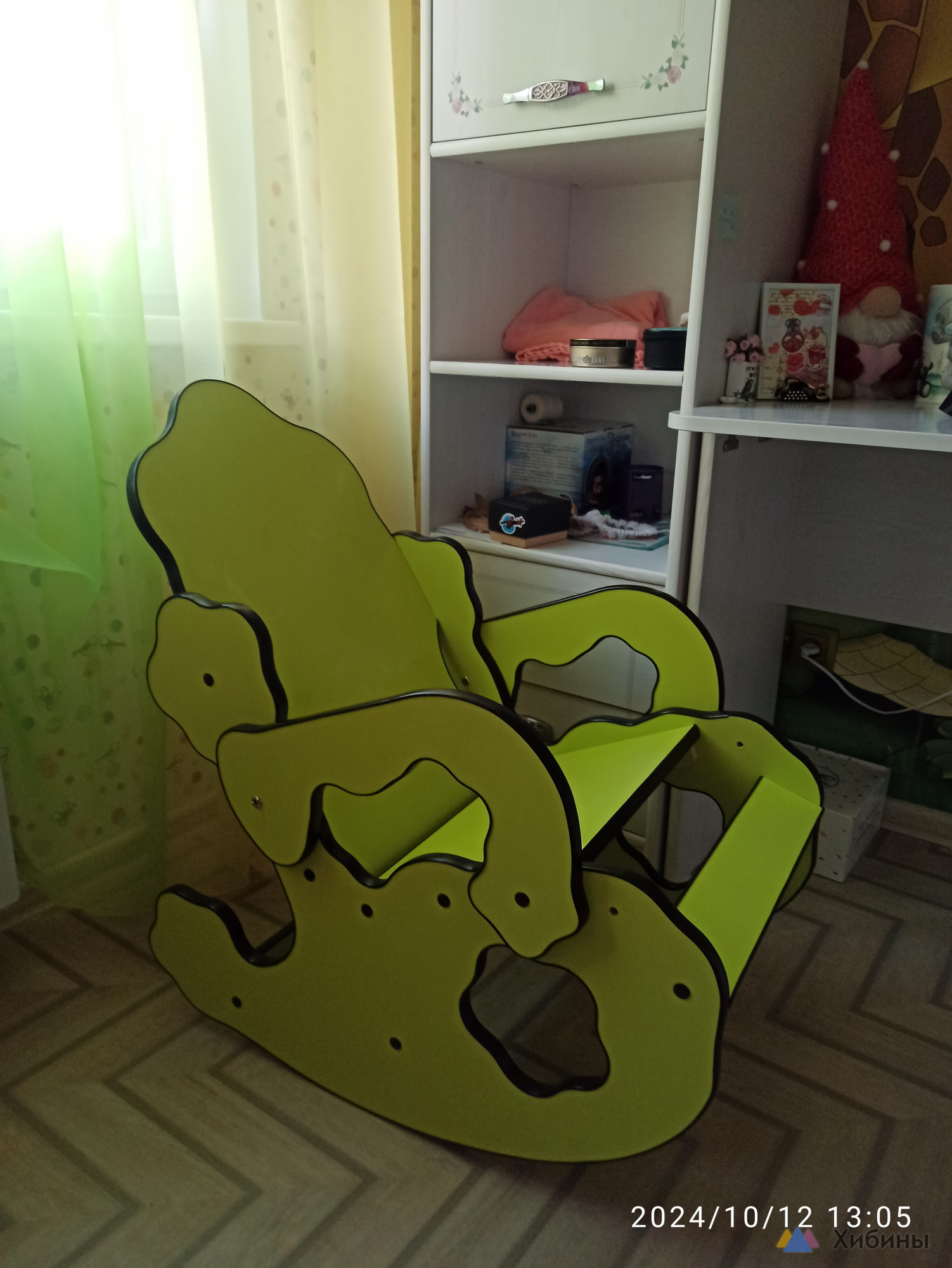 Продам подростковое кресло качалку б/у