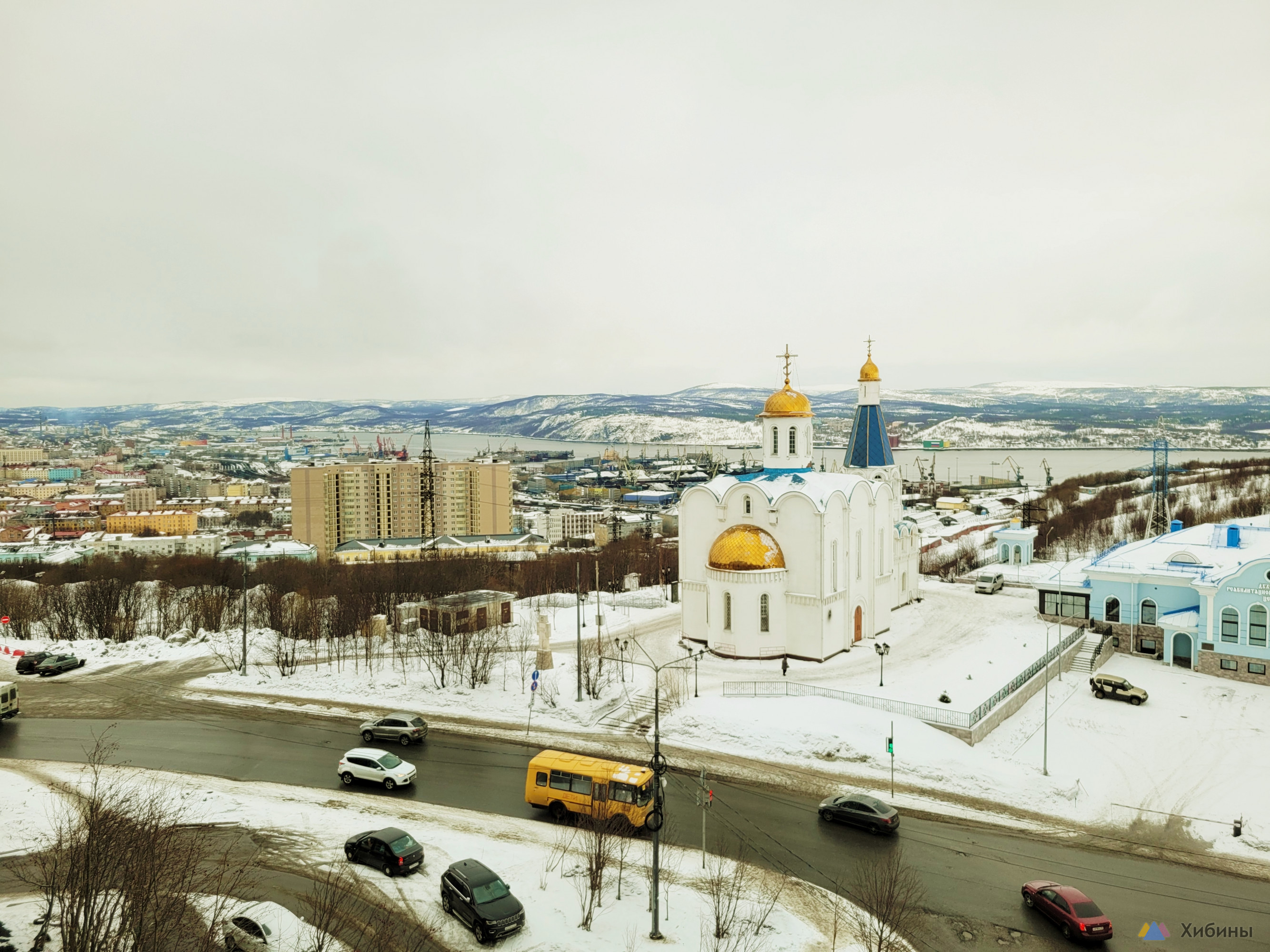 Продам 3-комнатную квартиру с ремонтом с видом на город