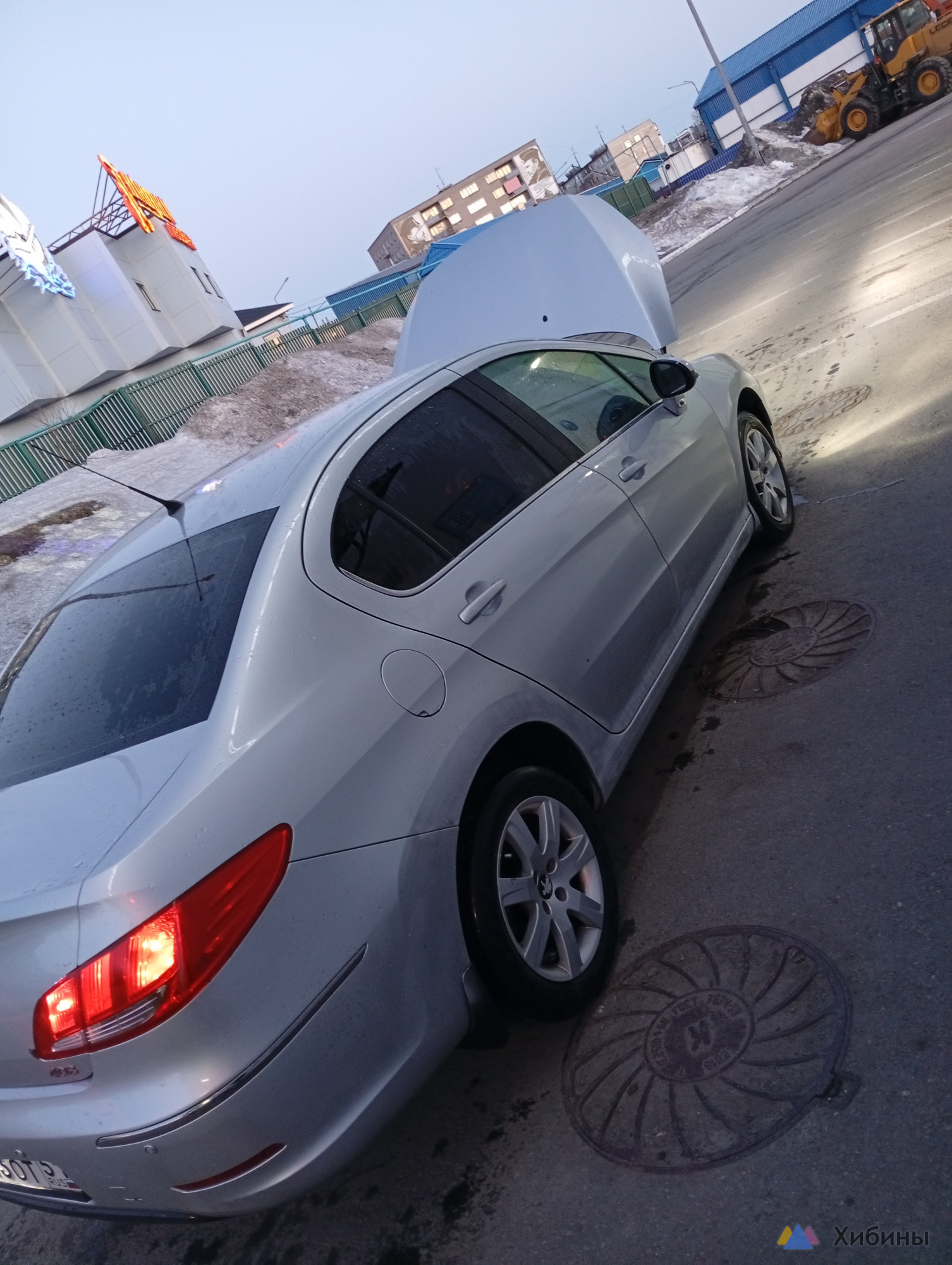 Peugeot 408
