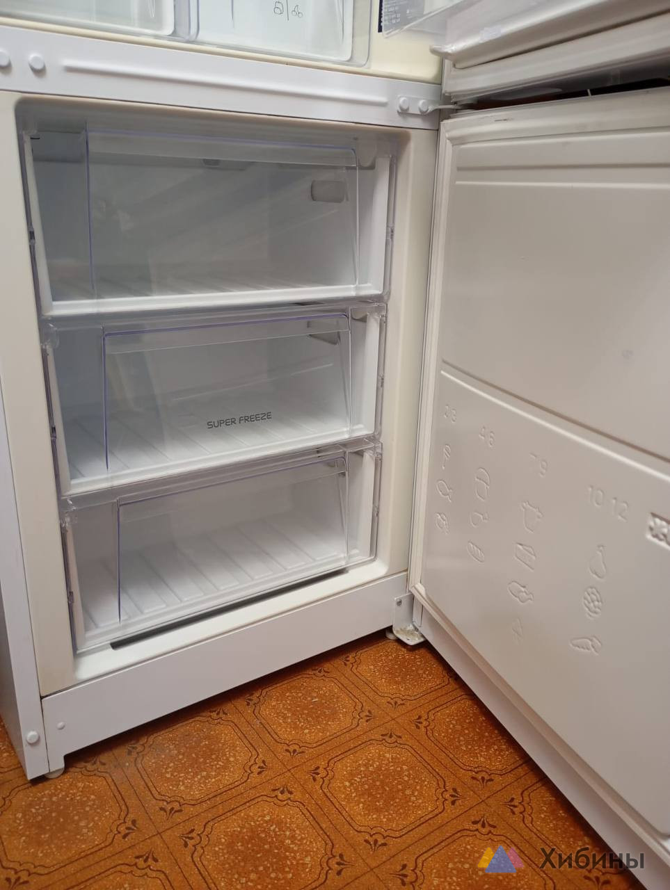 Холодильник Hotpoint ARISTON ECF 2014L