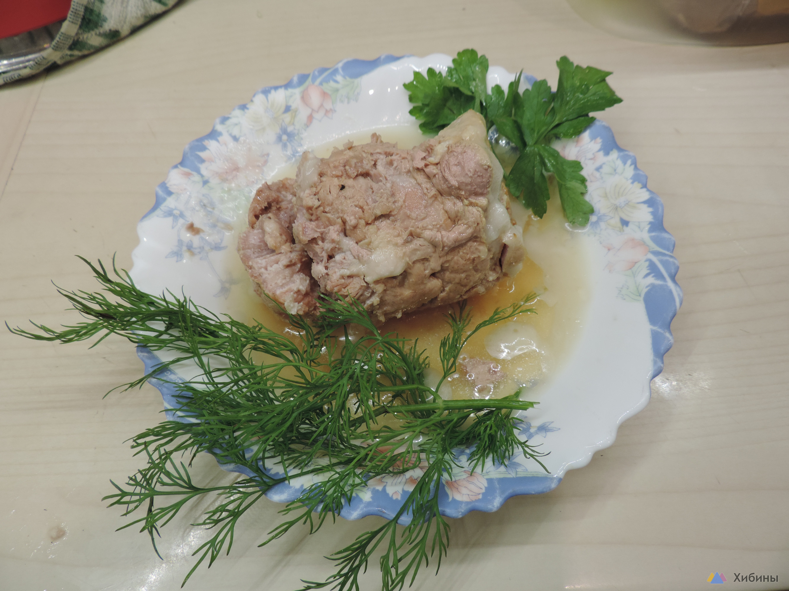 Продам, тушенку массовая доля мяса при закладке 97, 5% Беларусь