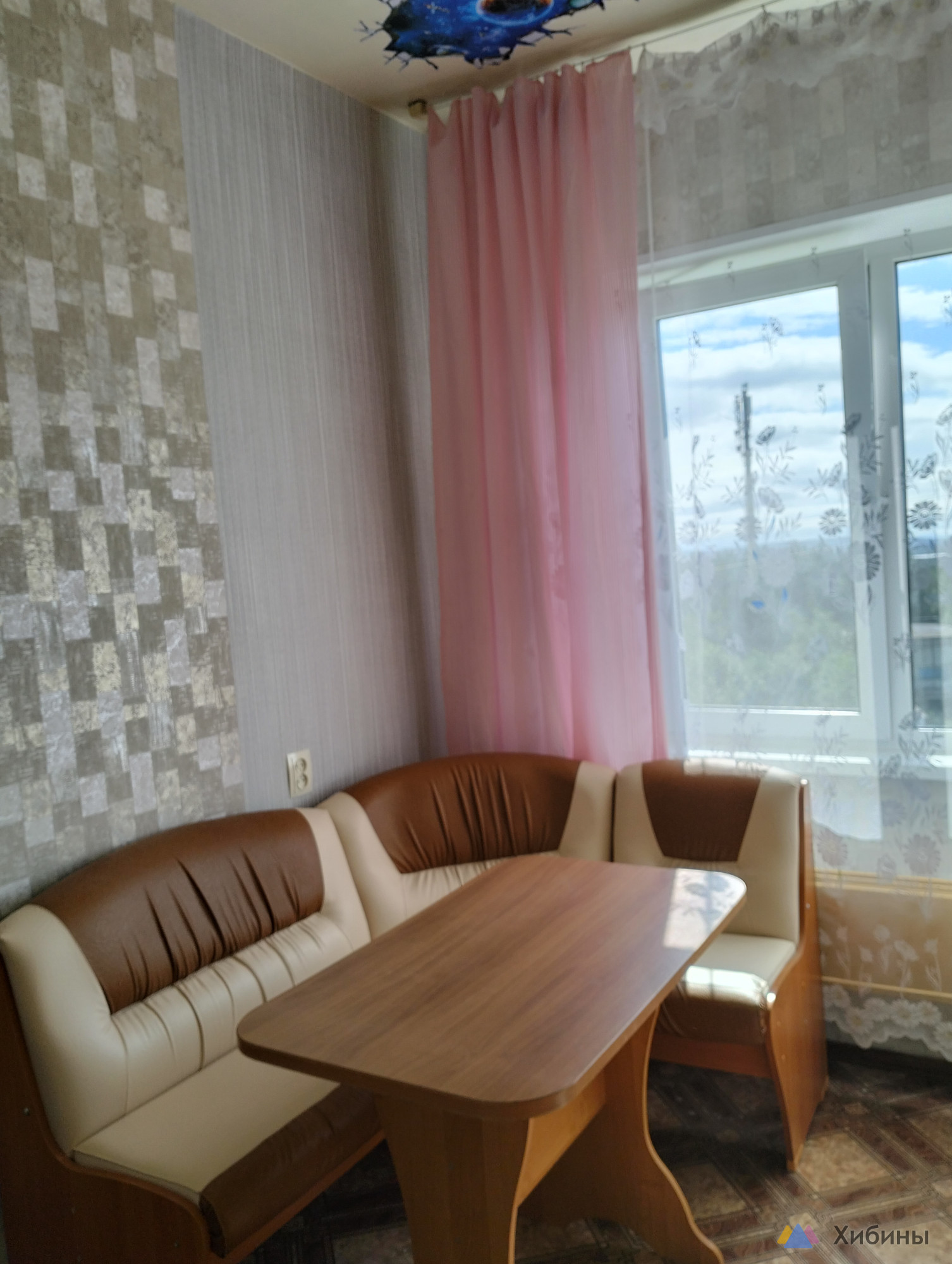 Продам 2-комнатную квартиру улучшенной планировки