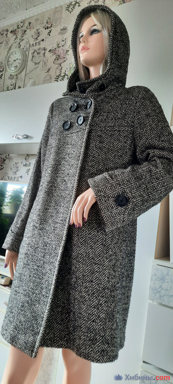 Пальто с капюшоном 100% шерсть