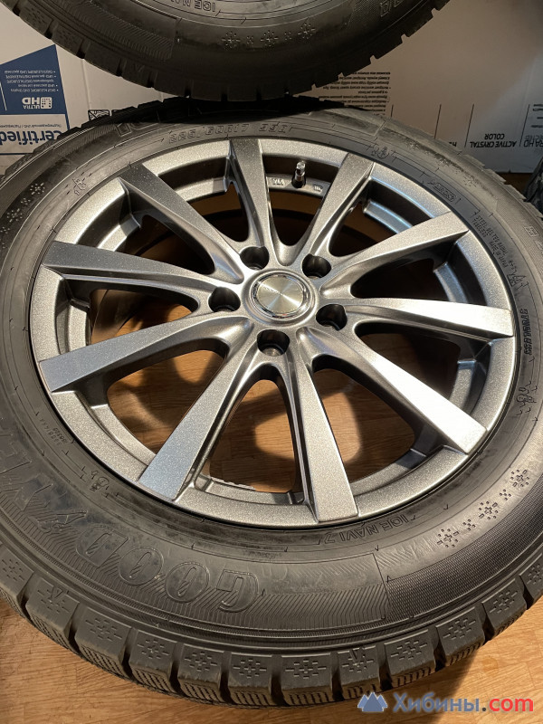 Goodyear R17 225/60 5/114. 3