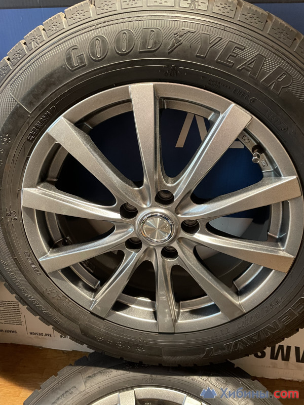 Goodyear R17 225/60 5/114. 3