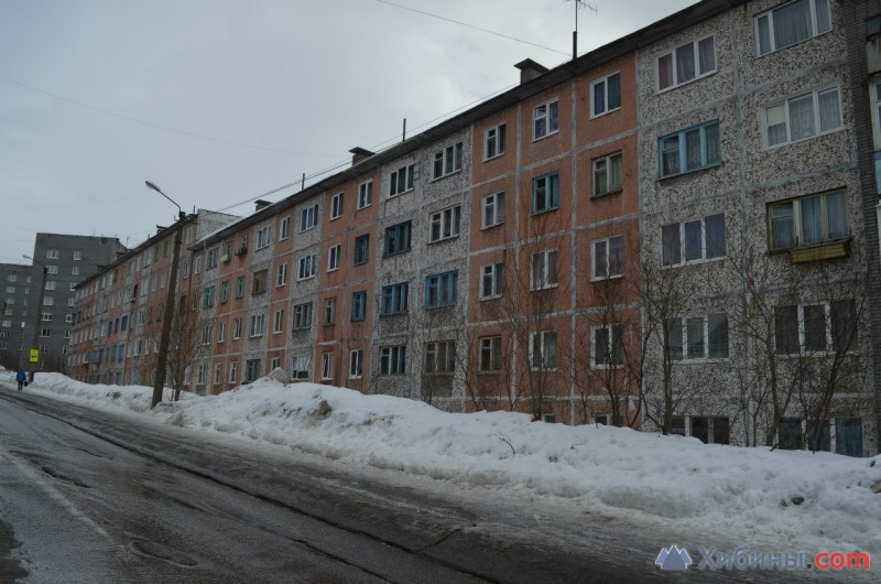 Кировск, Дзержинского, 5