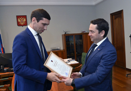 Глава Алакуртти Александр Самарин награжден почетной грамотой за помощь жителям Приморского района