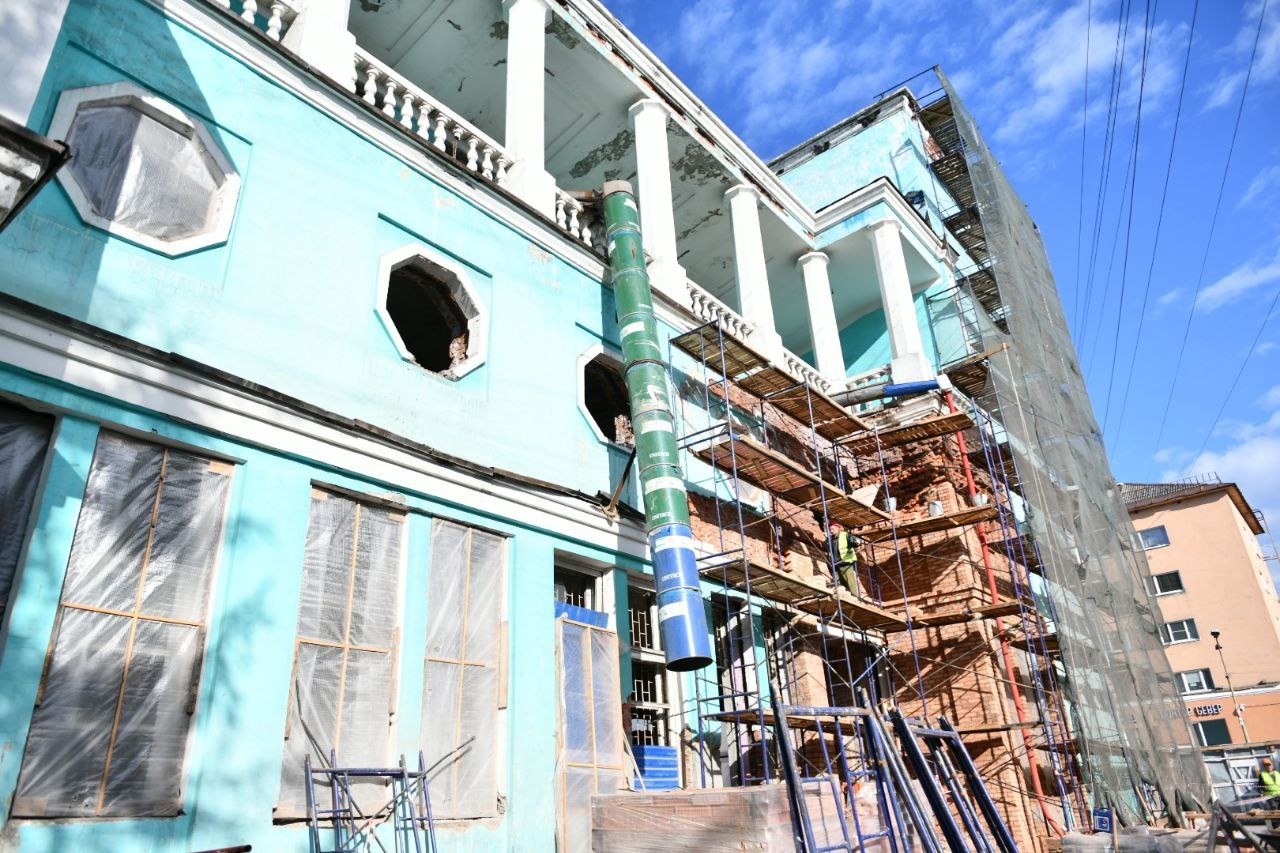 Мурманчанам показали реконструкцию кинотеатра «Родина»
