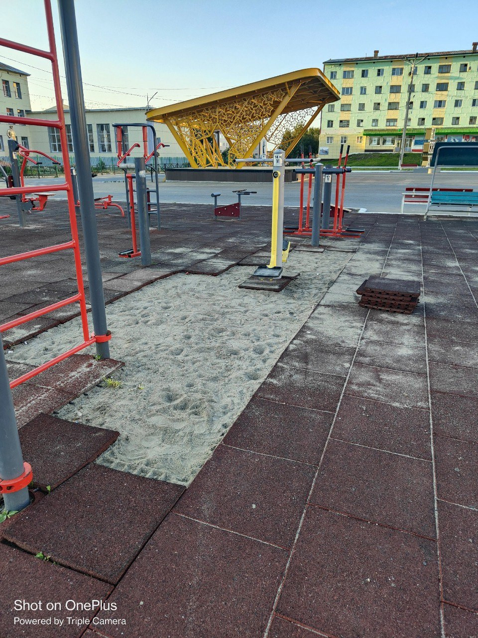 8-летние маленькие вандалы разгромили площадку в Гаджиево