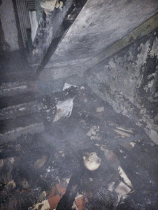 В Молочном загорелся подъезд частично расселенного дома