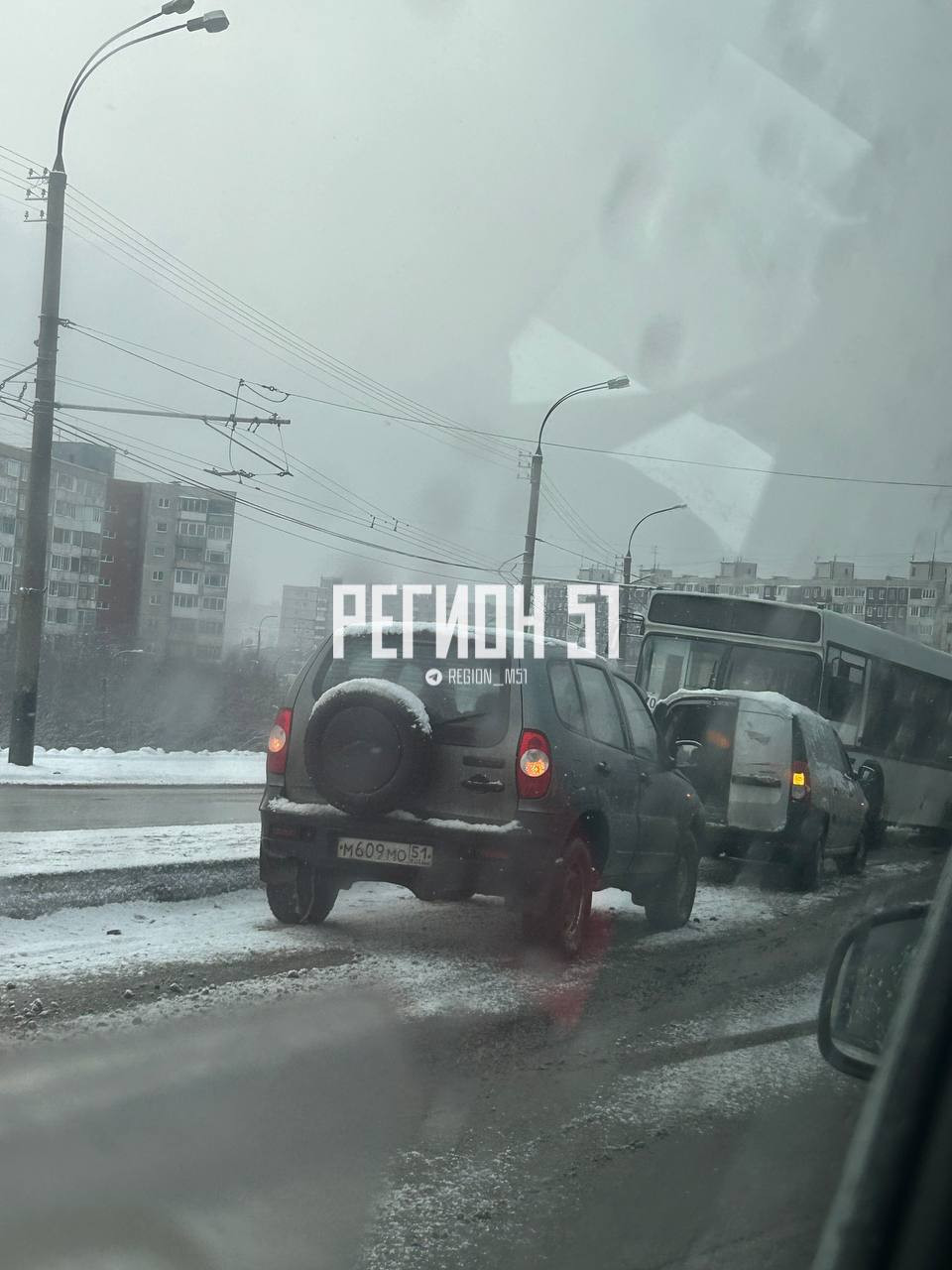 Соцсети: В Мурманске на Кольском проспекте — ДТП с двумя автобусами