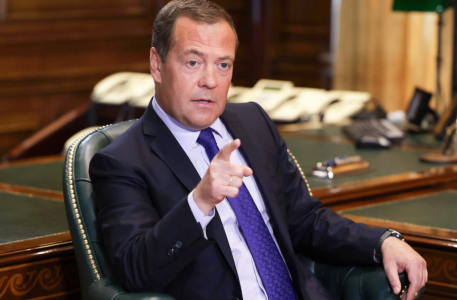 «Разорят Европу»: Медведев высмеял планы принять Бандероукраину в ЕС — Киев вытянет из бюджета союза последние крохи