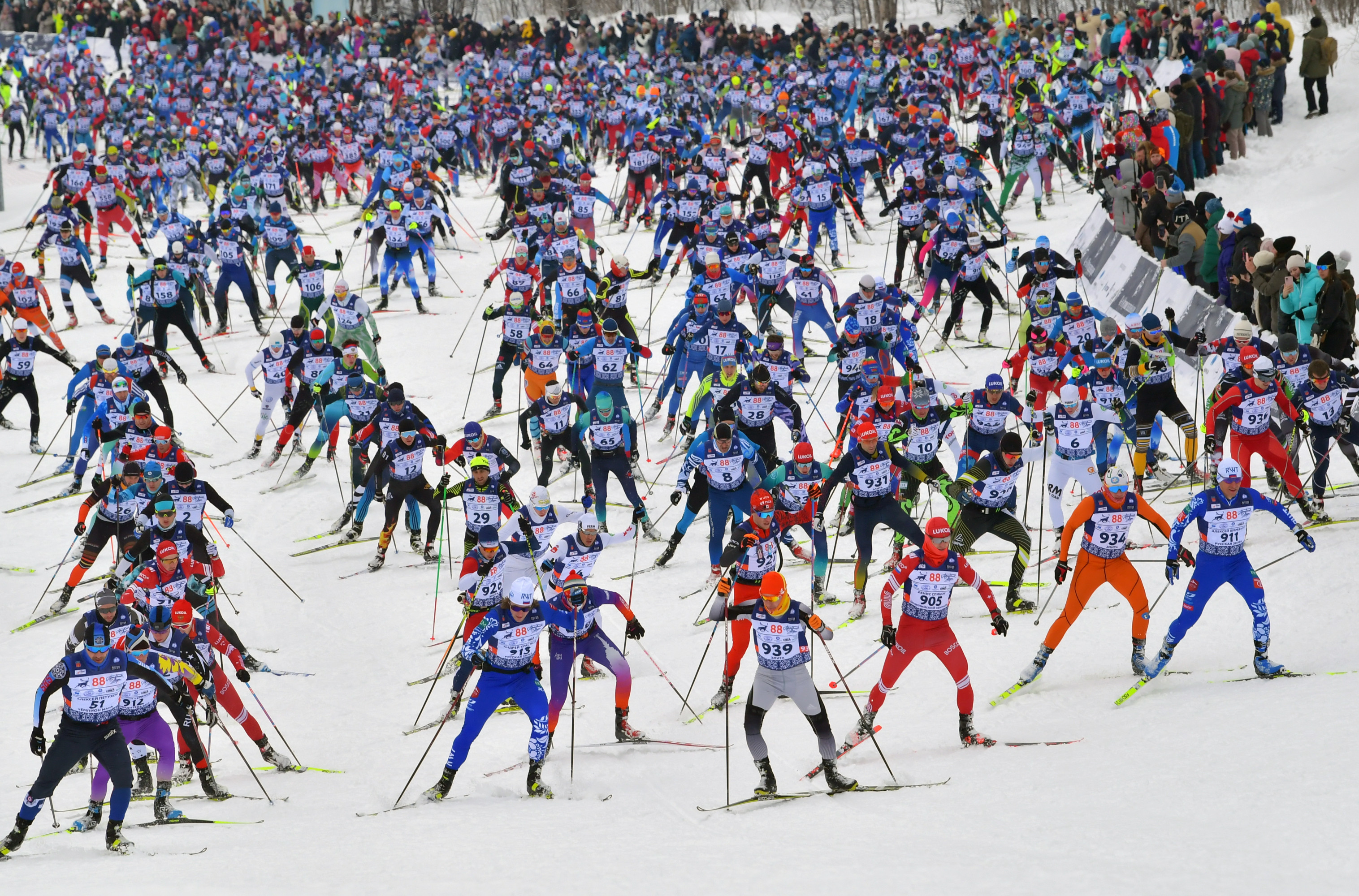 Праздник севера 2024 результаты. Юбилейный 50-й Мурманский лыжный марафон. Лыжные соревнования. Горнолыжный спорт. Мурманский марафон 2024 лыжный.