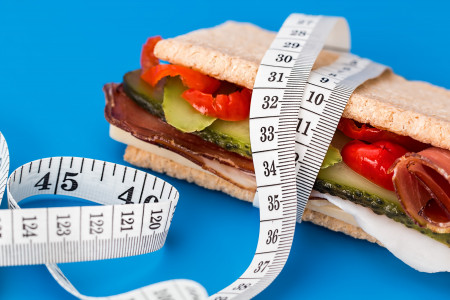 «Поможет похудеть и даже улучшит сон»: питание по таким правилам поможет добиться феноменальных результатов — ученые одобрили