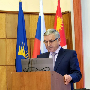 Глава Администрации города Апатиты Николай Бова отчитался перед депутатским корпусом по итогам работы за прошедший год