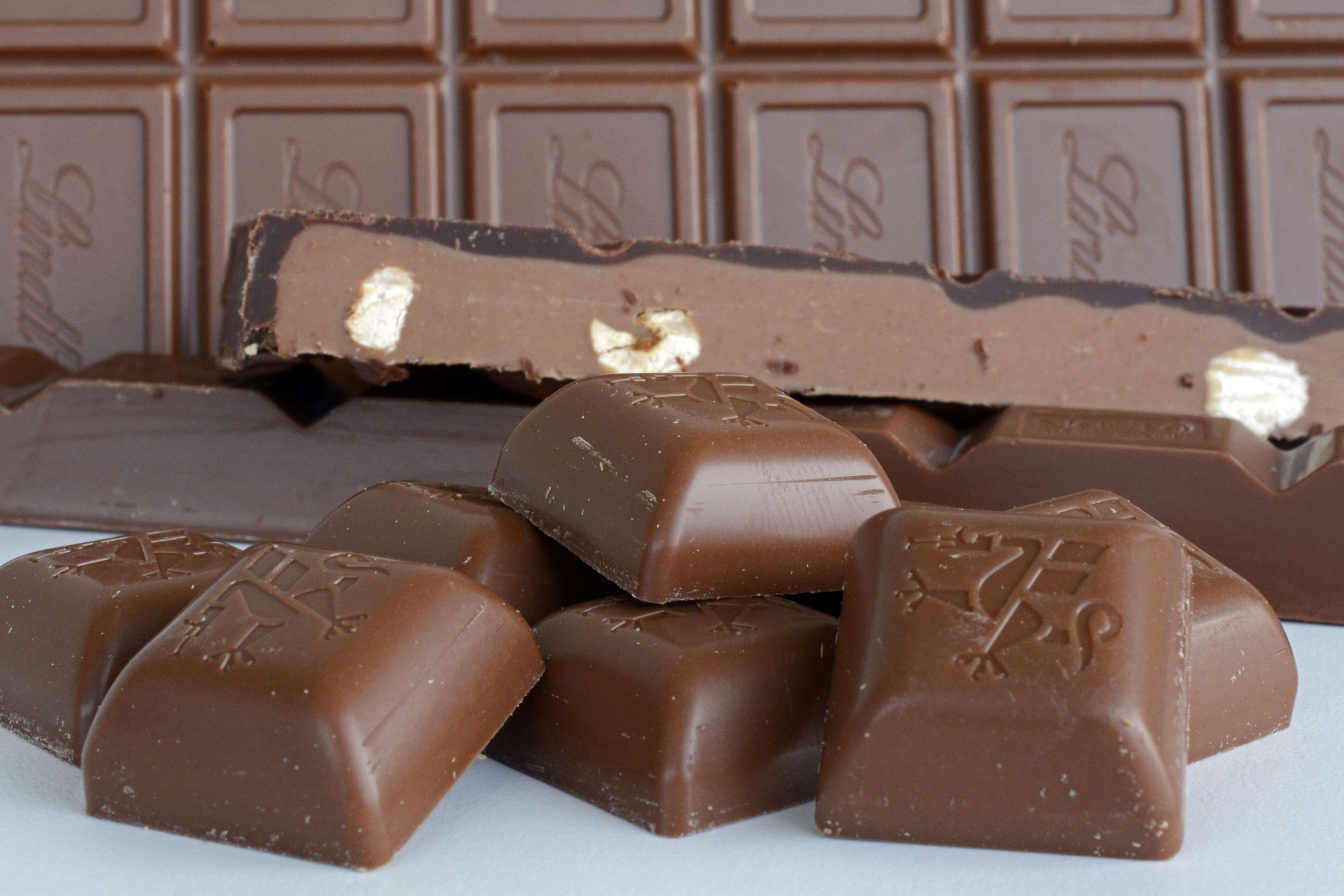 22 шоколадки для души: мурманские росгвардейцы задержали сладкоежку