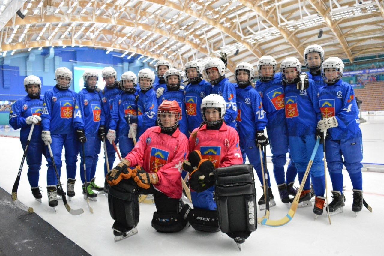 Мончегорские хоккеистки заняли второе место на первенстве России по хоккею с мячом