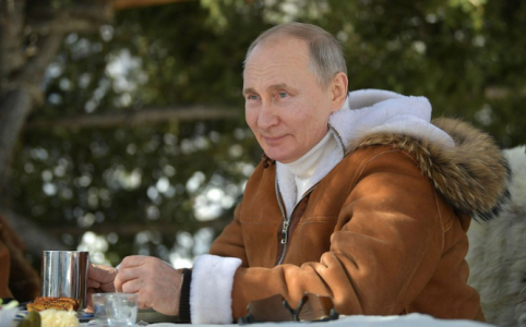Почему Путин не поедет за границу в начале 2024 года — Песков назвал причину