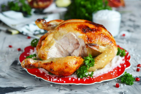 Берем тушку курицы и килограмм этого порошка: Сочное ароматное мясо едим уже через час — без специй и маринада
