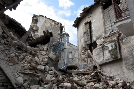 «Эффект домино по половине планеты»: сейсмолог спрогнозировал риски начала землетрясения в России после катастрофы в Китае